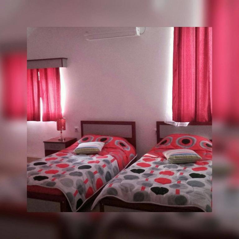 Guesthouse Vila Nova Morović Buitenkant foto